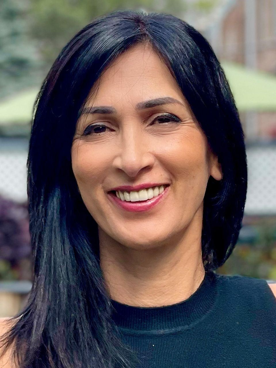 Meet Smadi Leiser – Your Hair Architect at DnA Salon  Smadi Leiser, a seasoned salon professional with over 20 years of experience as a licensed cosmetologist, has returned to Philadelphia, bringing an international flair to DnA Salon. Previously, she owned and operated a salon in her Mediterranean coastal hometown. At DnA Salon, Smadi's "Science of Beautiful Hair" philosophy shines through her methodical approach to haircuts and color. She expertly analyzes facial structures and skin tones to ensure each precision cut and color perfectly complements her clients' natural features.