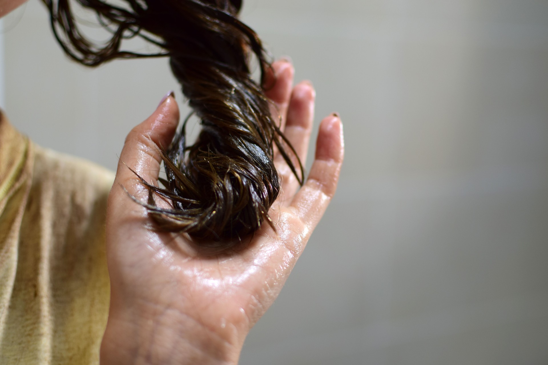 Rich Revitalizing hair Treatment Leave in Conditioner  